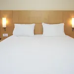 Ibis Отель Немур