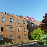 Ibis Nemours