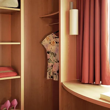 Ibis Hotel 3*