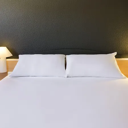 Ibis 3* Nemours