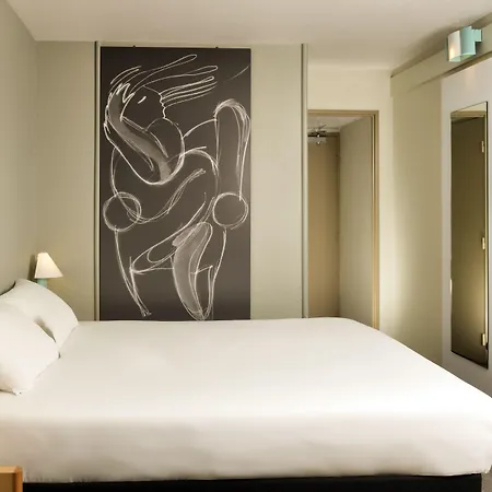 Ibis 3*
