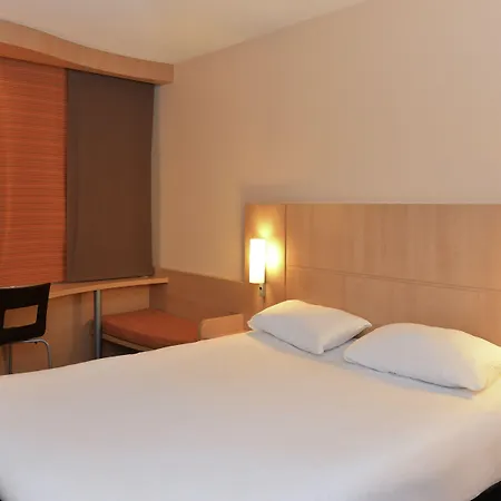 Ibis Hotel 3*