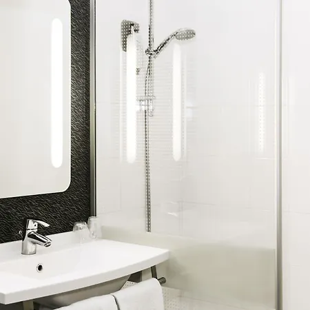 Ibis Hotel 3*